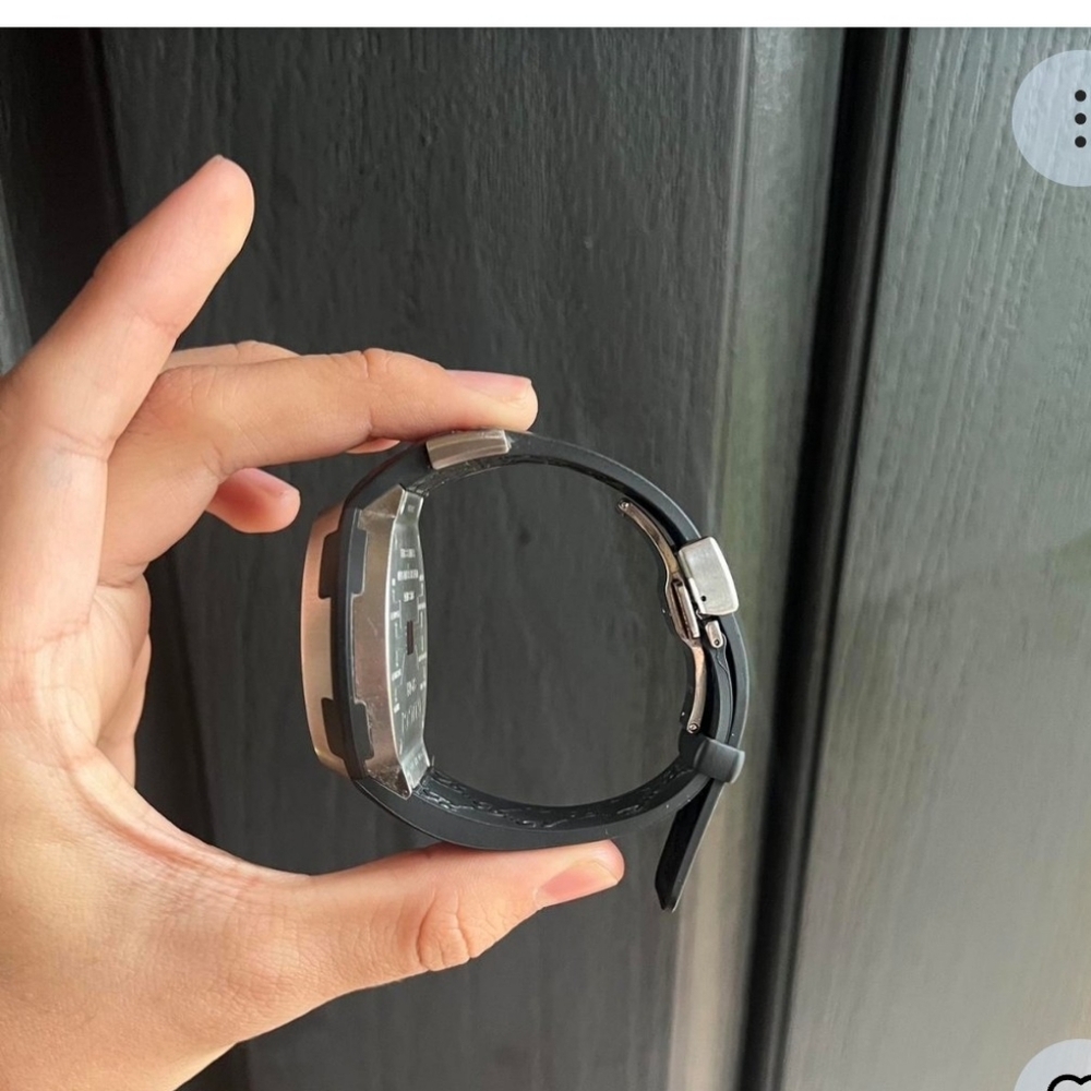 Gucci Black and Silver Smartwatch